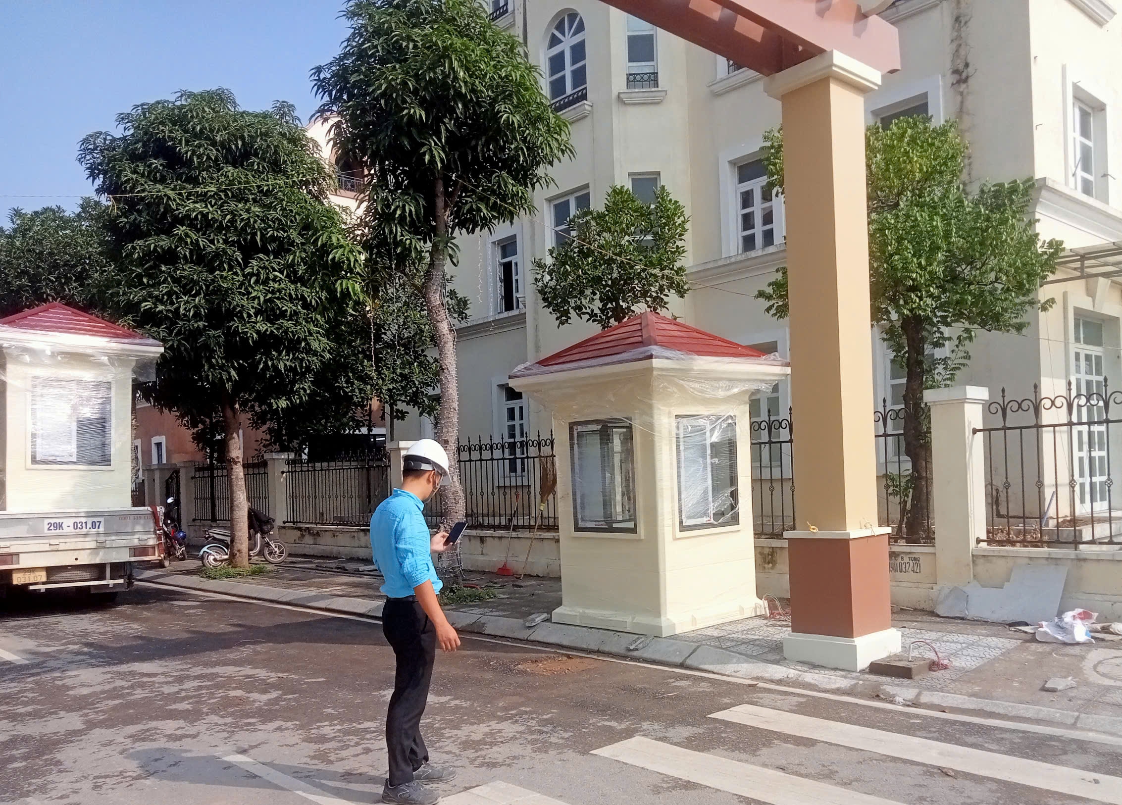 Thi công bốt gác tiền chế